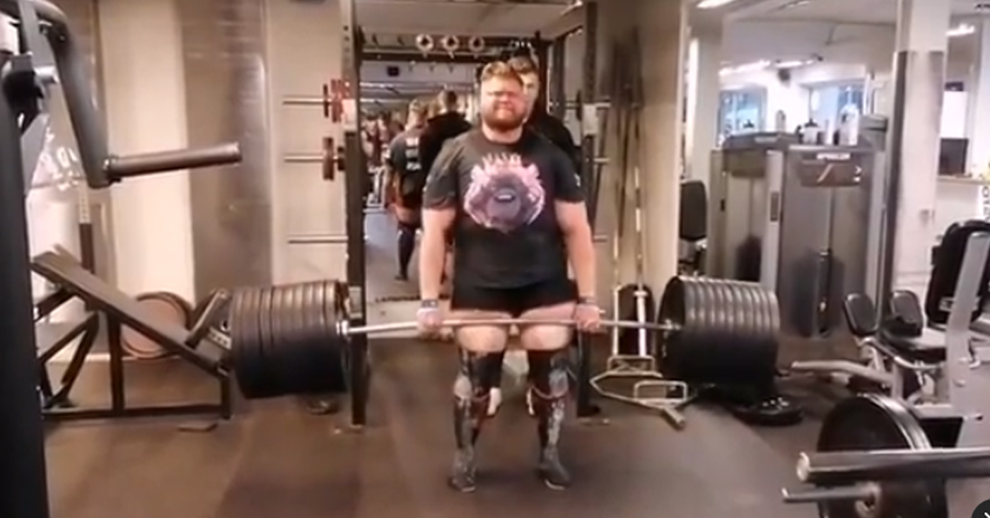 Powerlifter Asko Karu Deadlifts Huge 472kg/ 1040 lbs PR Without Suit