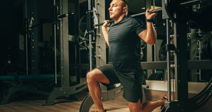 How Smith Machine Lunges Isolate Your Legs For Growth