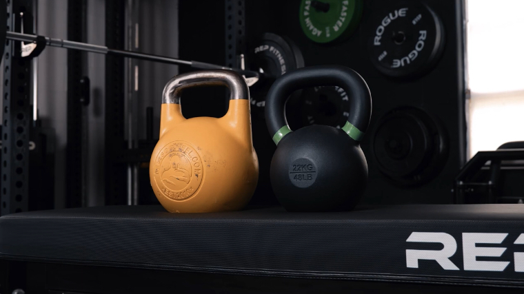 Bells-of-Steel-Competition-Kettlebell-vs-a-Powder-Coat-Kettlebell.jpg