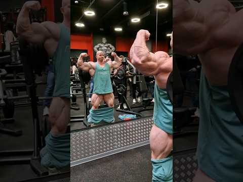 Michal Krizo says he has best arms and better arms than Nick Walker & Nick’s response ?