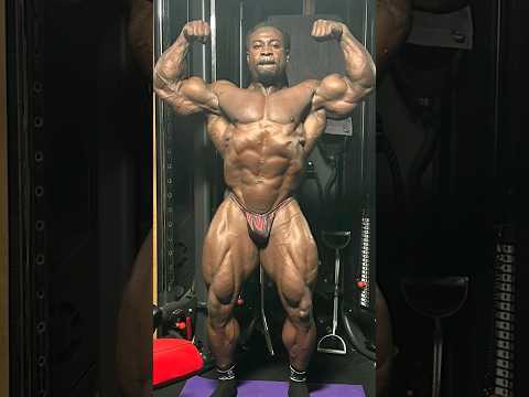 Is William Bonac facing size discrepancy in left and right leg ? 2024 bodybuilding prep phase